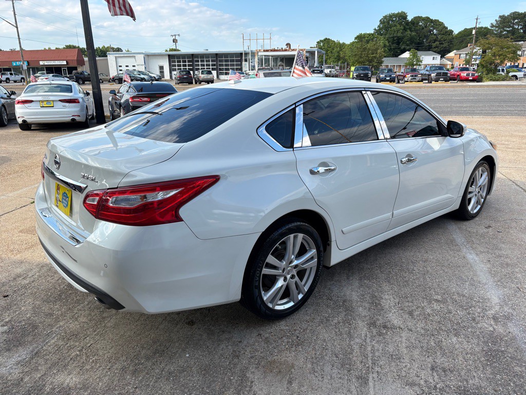 2016 Nissan Altima Image 6