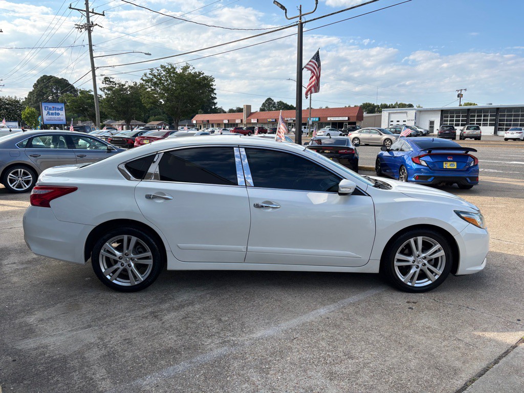 2016 Nissan Altima Image 7