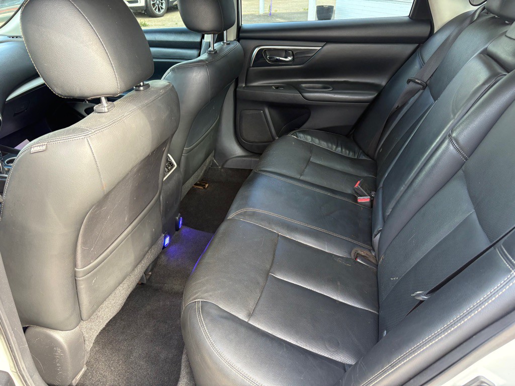 2016 Nissan Altima Image 10