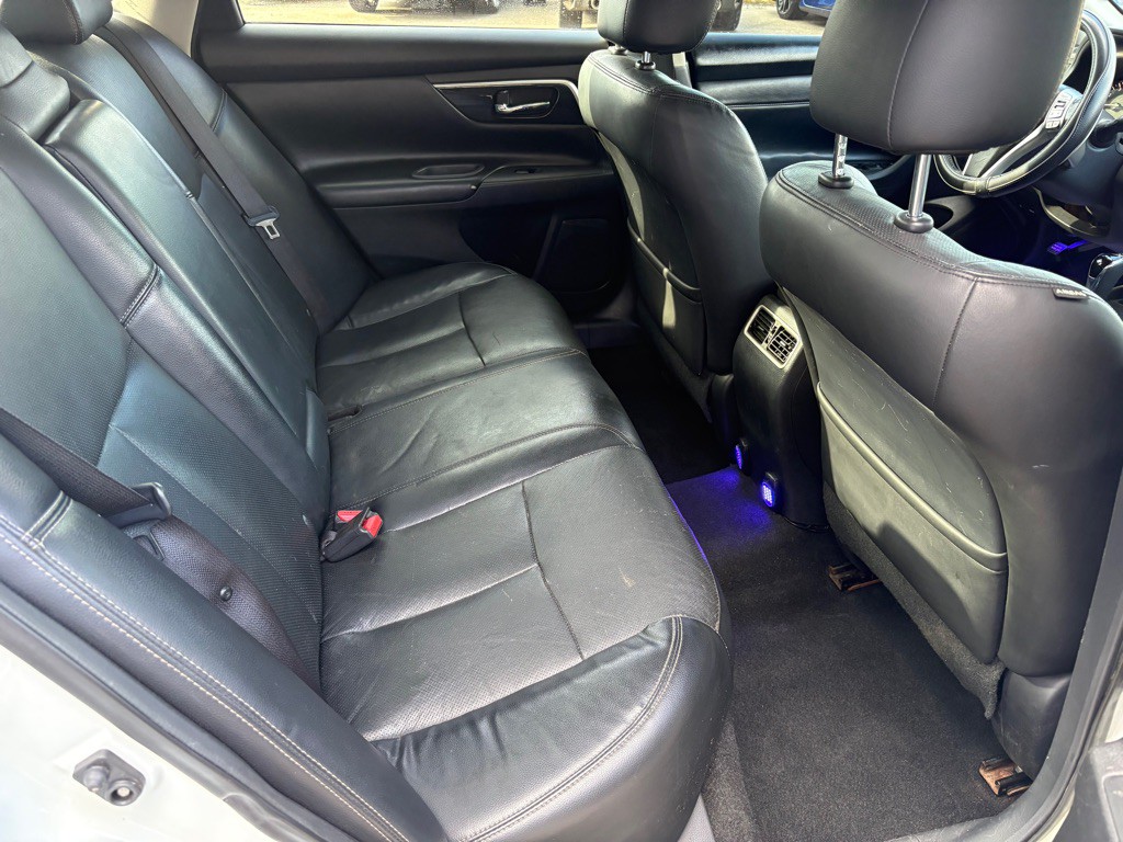 2016 Nissan Altima Image 12