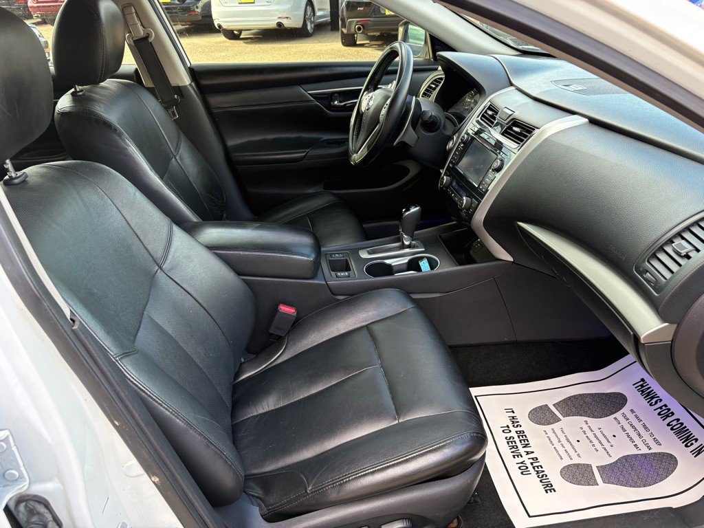 2016 Nissan Altima Image 13