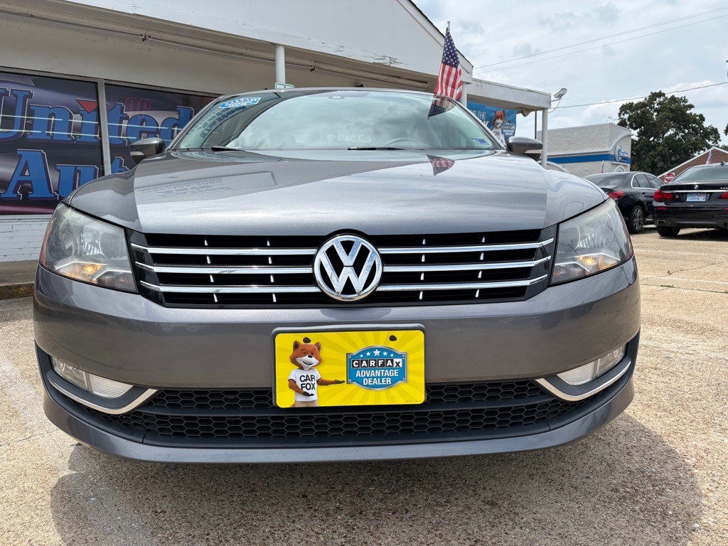 2014 Volkswagen Passat Image 2