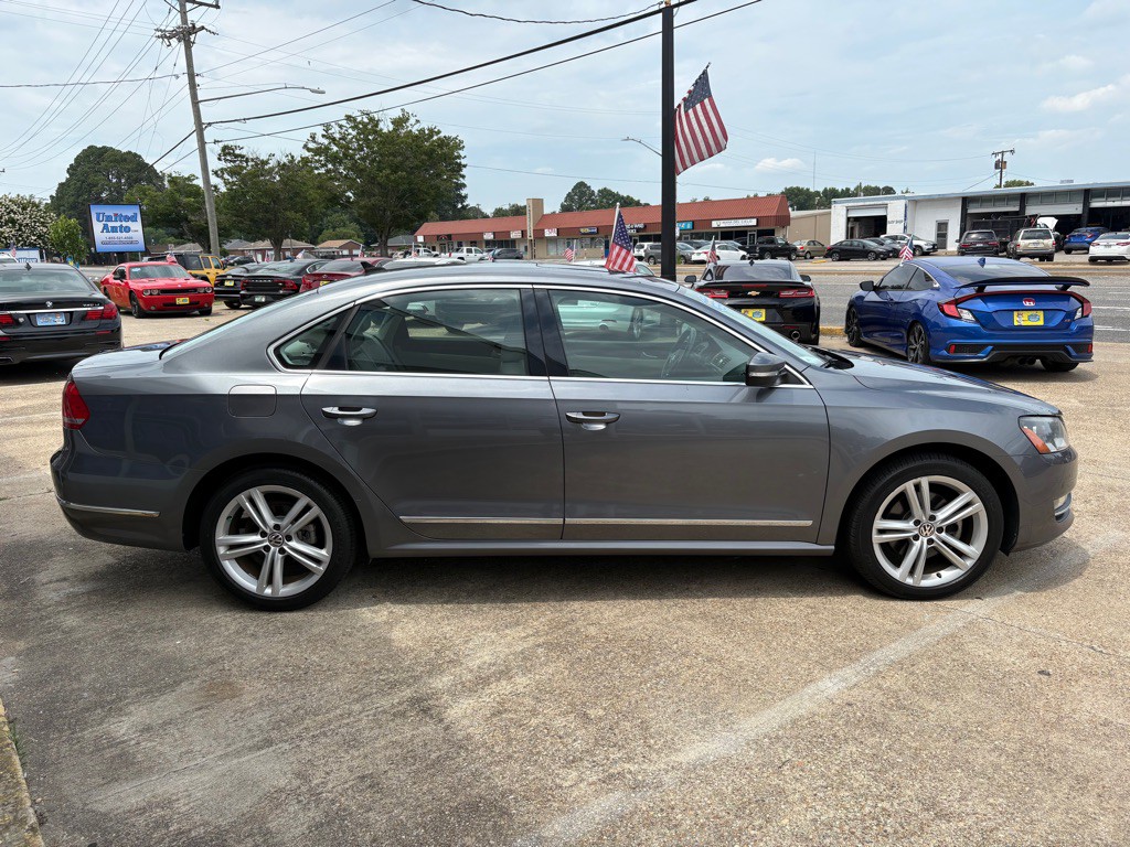 2014 Volkswagen Passat Image 8