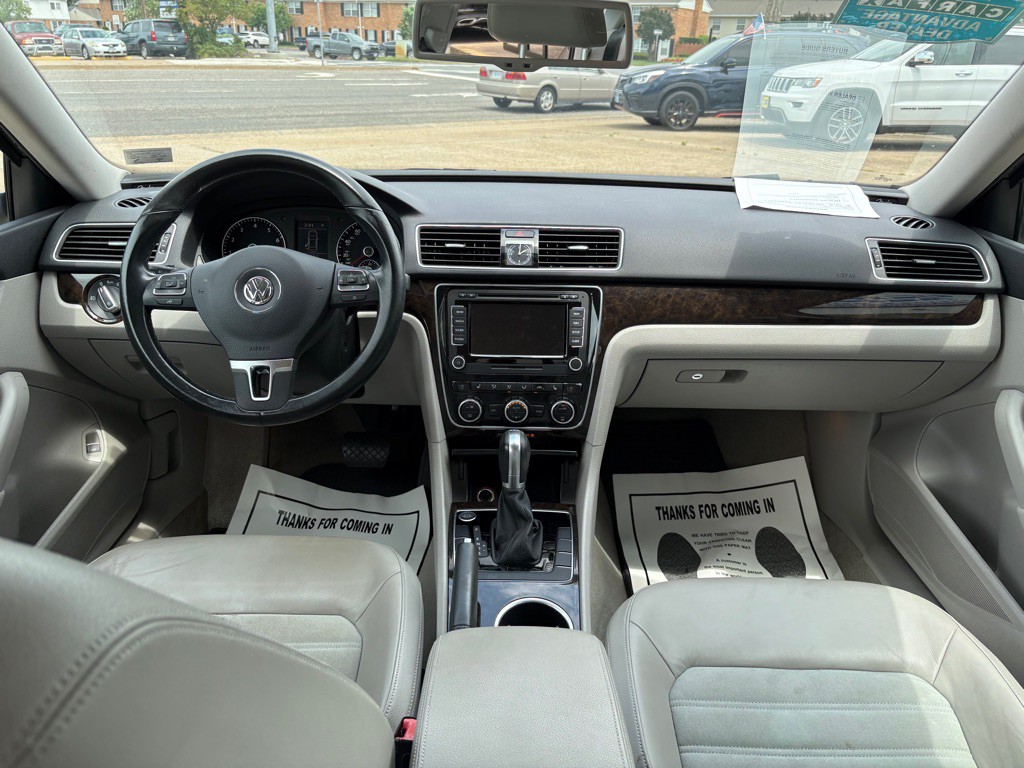 2014 Volkswagen Passat Image 12