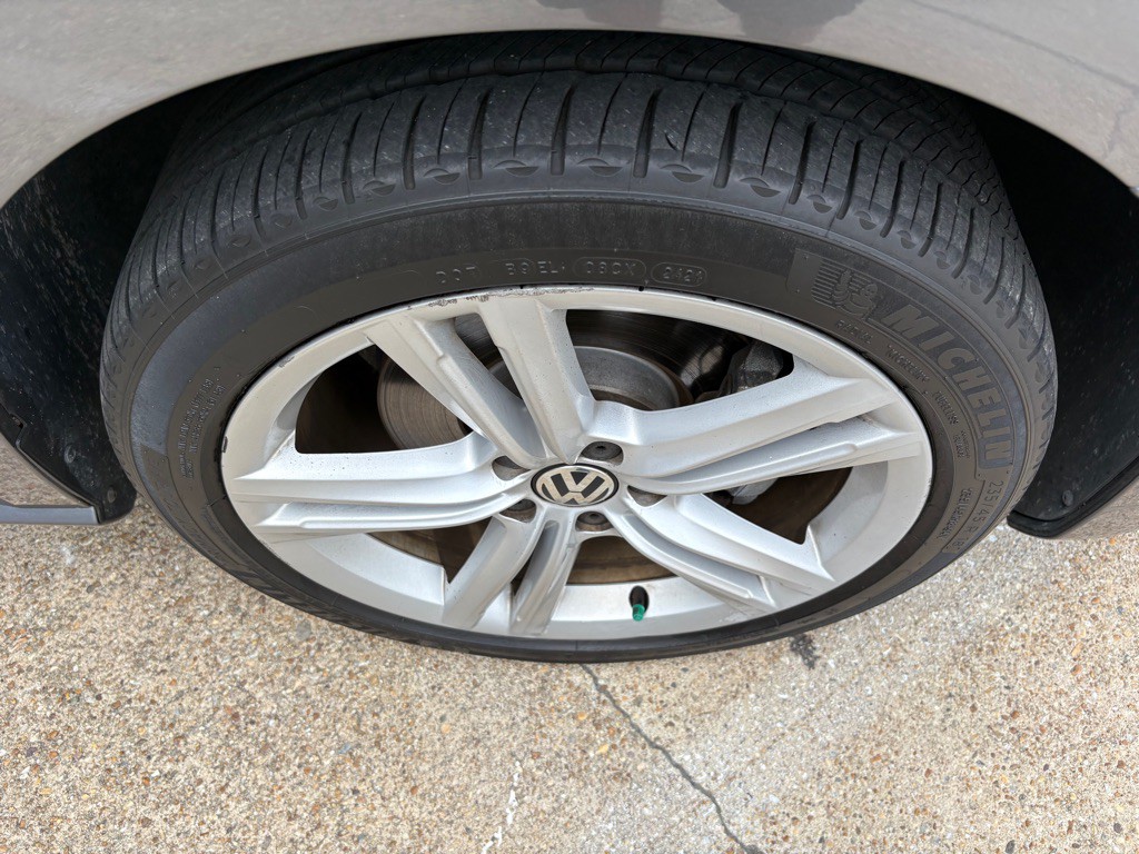 2014 Volkswagen Passat Image 31