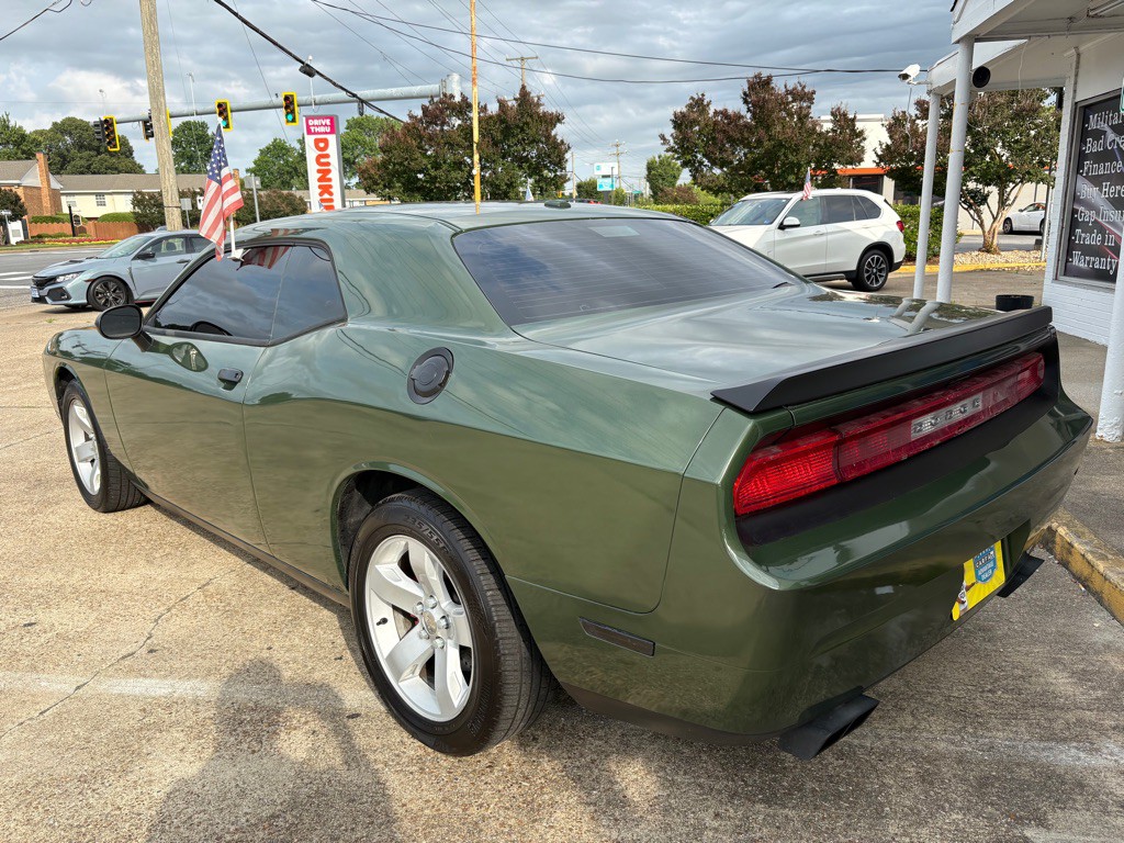 2011 Dodge Challenger Image 3