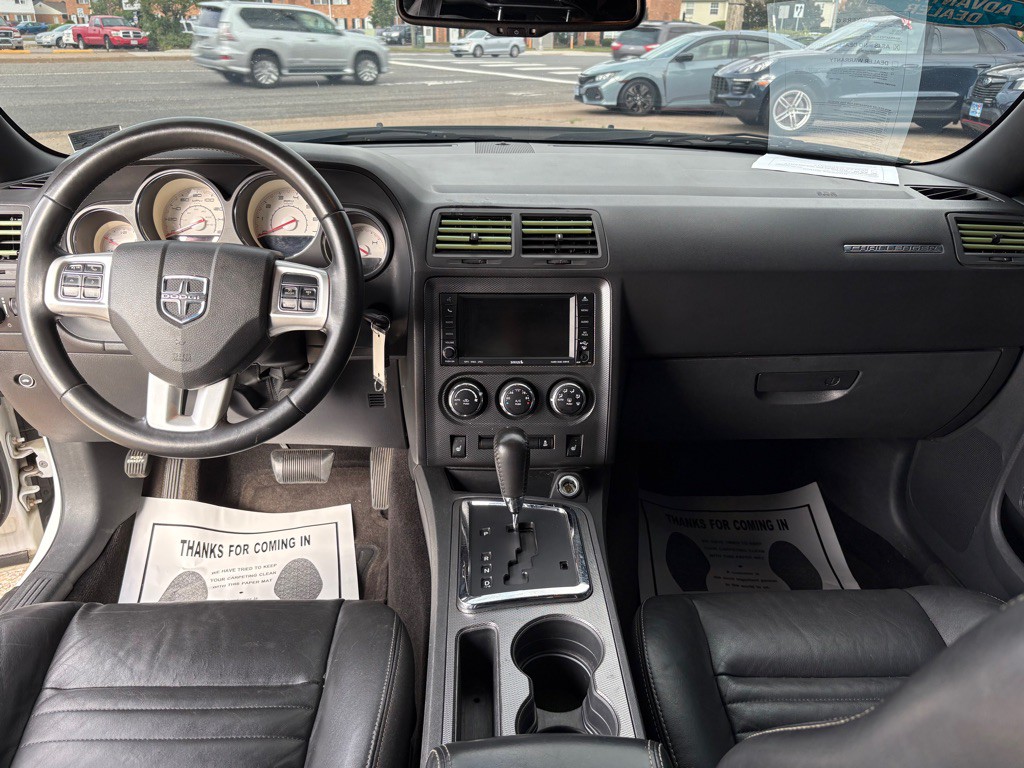 2011 Dodge Challenger Image 11