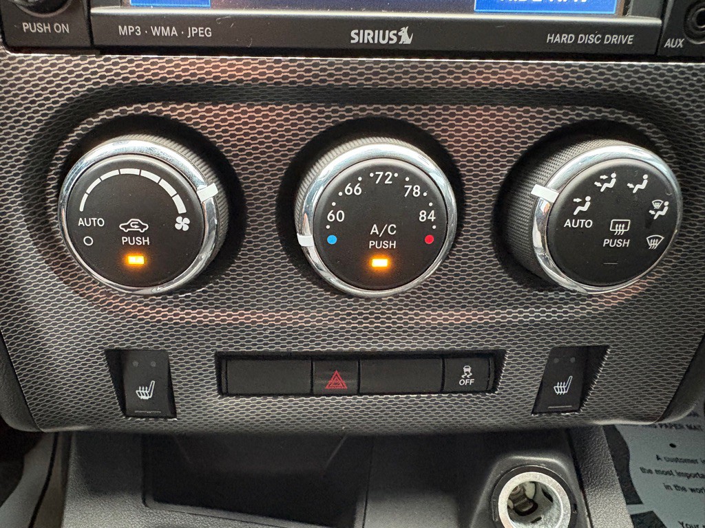 2011 Dodge Challenger Image 21