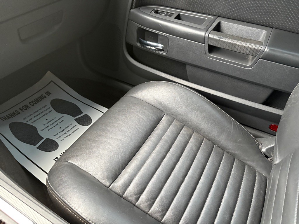 2011 Dodge Challenger Image 24