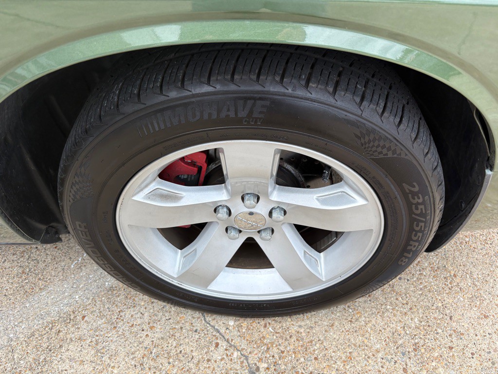 2011 Dodge Challenger Image 29