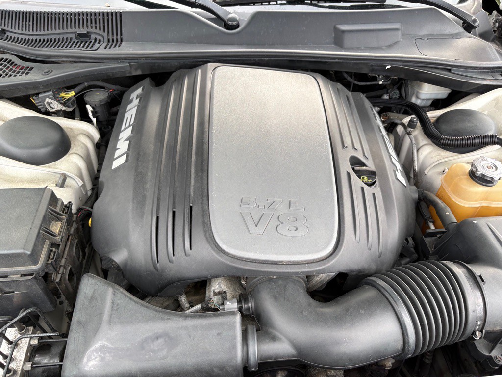 2011 Dodge Challenger Image 30