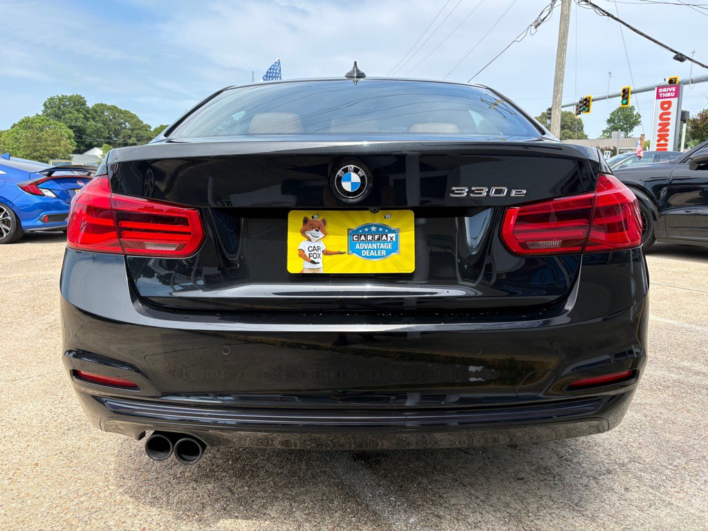 2017 BMW 3 Series Image 5
