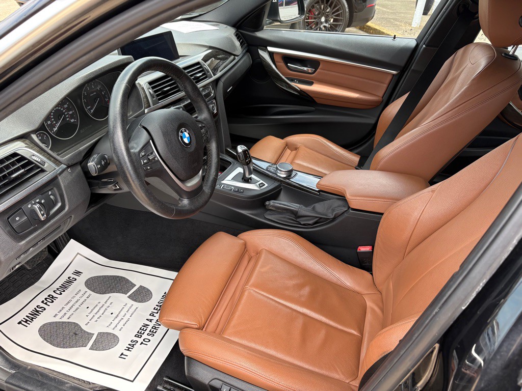 2017 BMW 3 Series Image 10