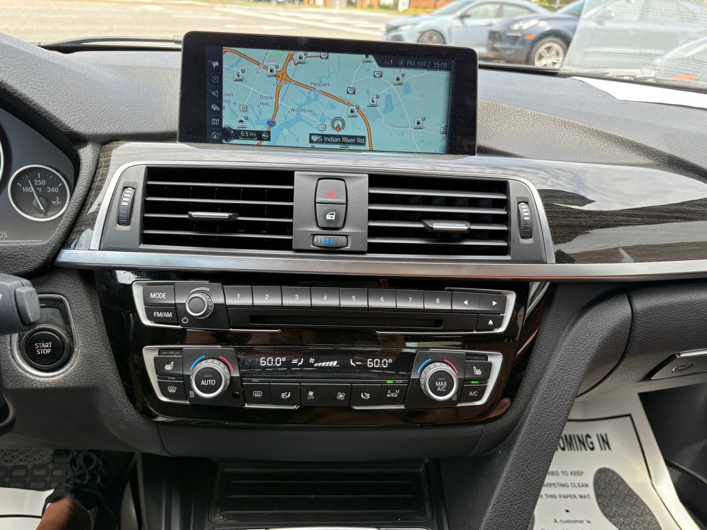 2017 BMW 3 Series Image 21