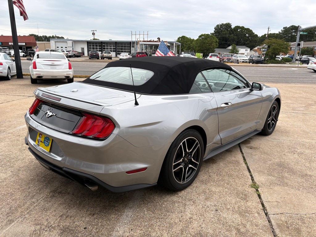 2021 Ford Mustang Image 11