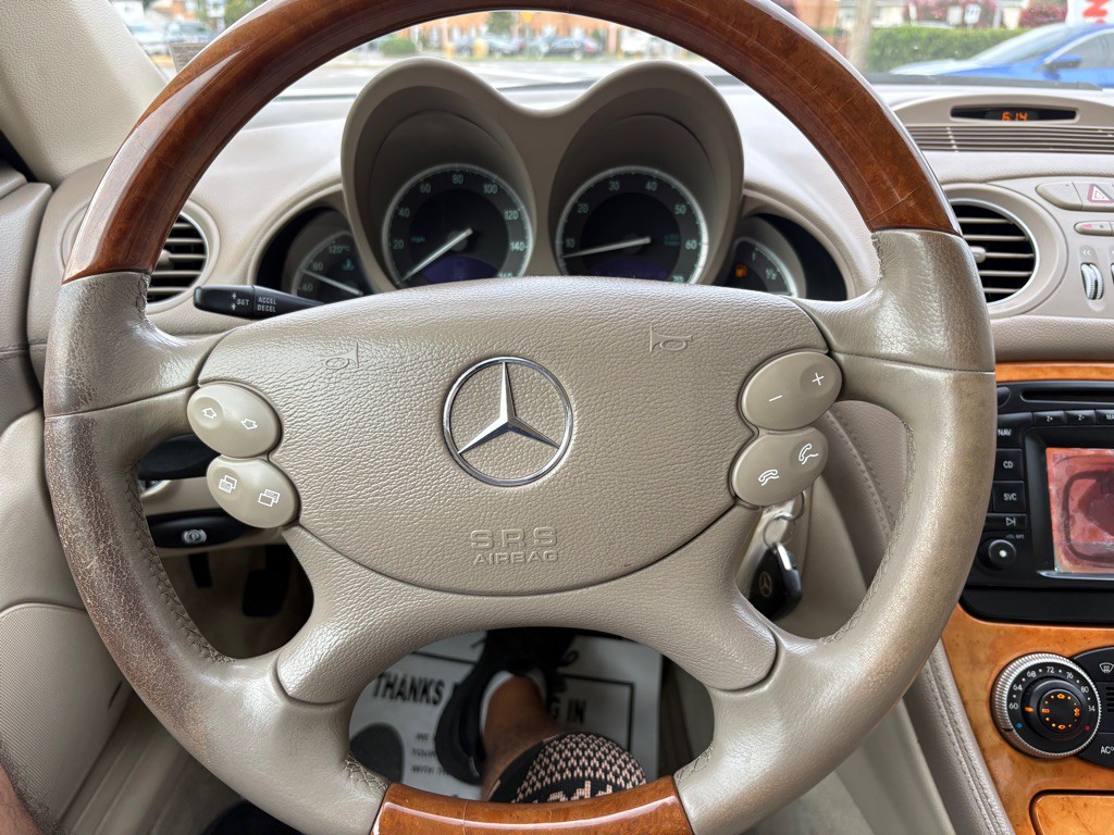 2003 Mercedes-Benz SL-Class Image 16