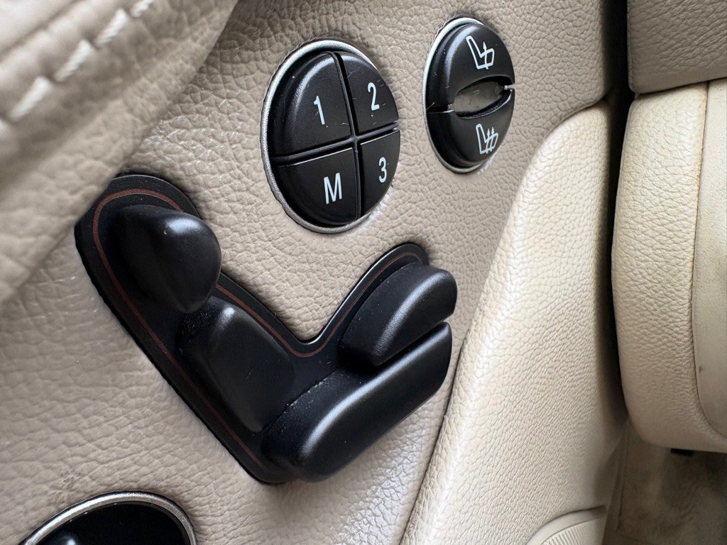 2003 Mercedes-Benz SL-Class Image 20