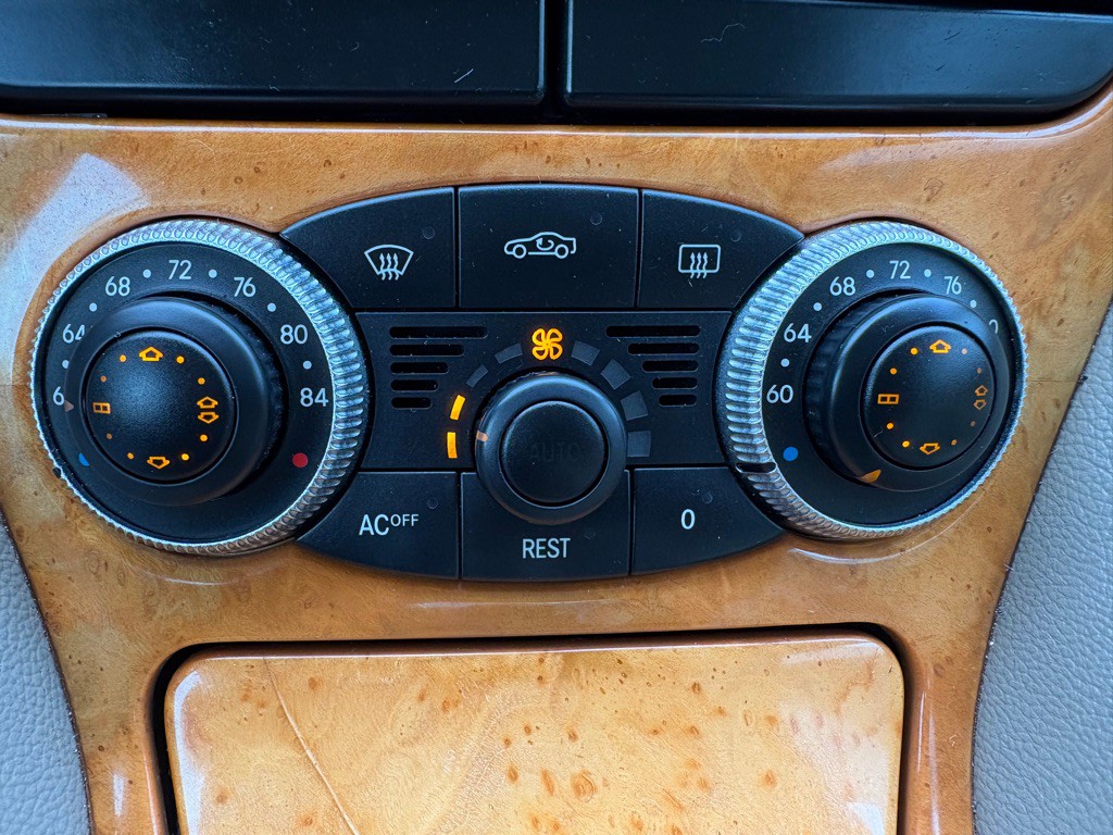 2003 Mercedes-Benz SL-Class Image 22