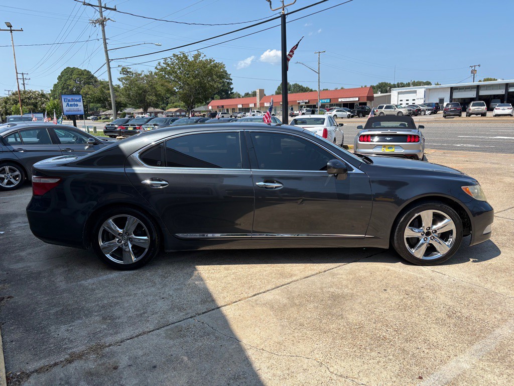 2009 Lexus LS Image 8
