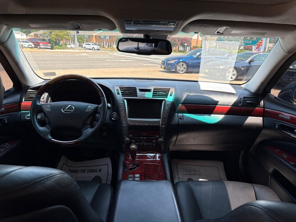 2009 Lexus LS Image 13