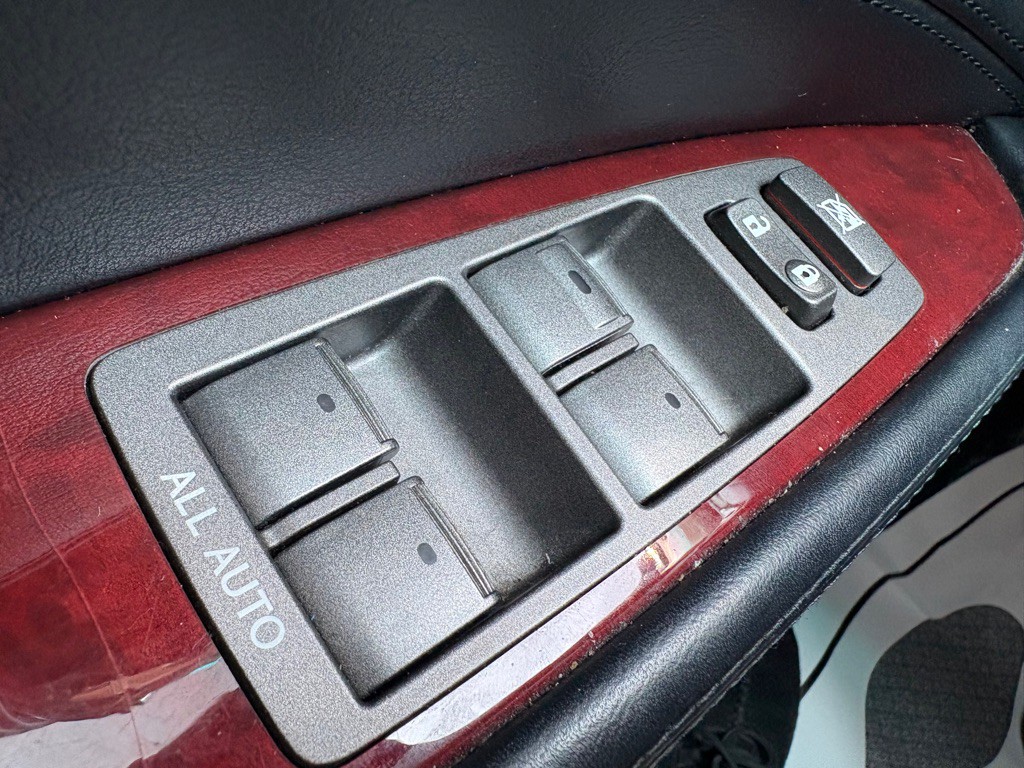 2009 Lexus LS Image 23