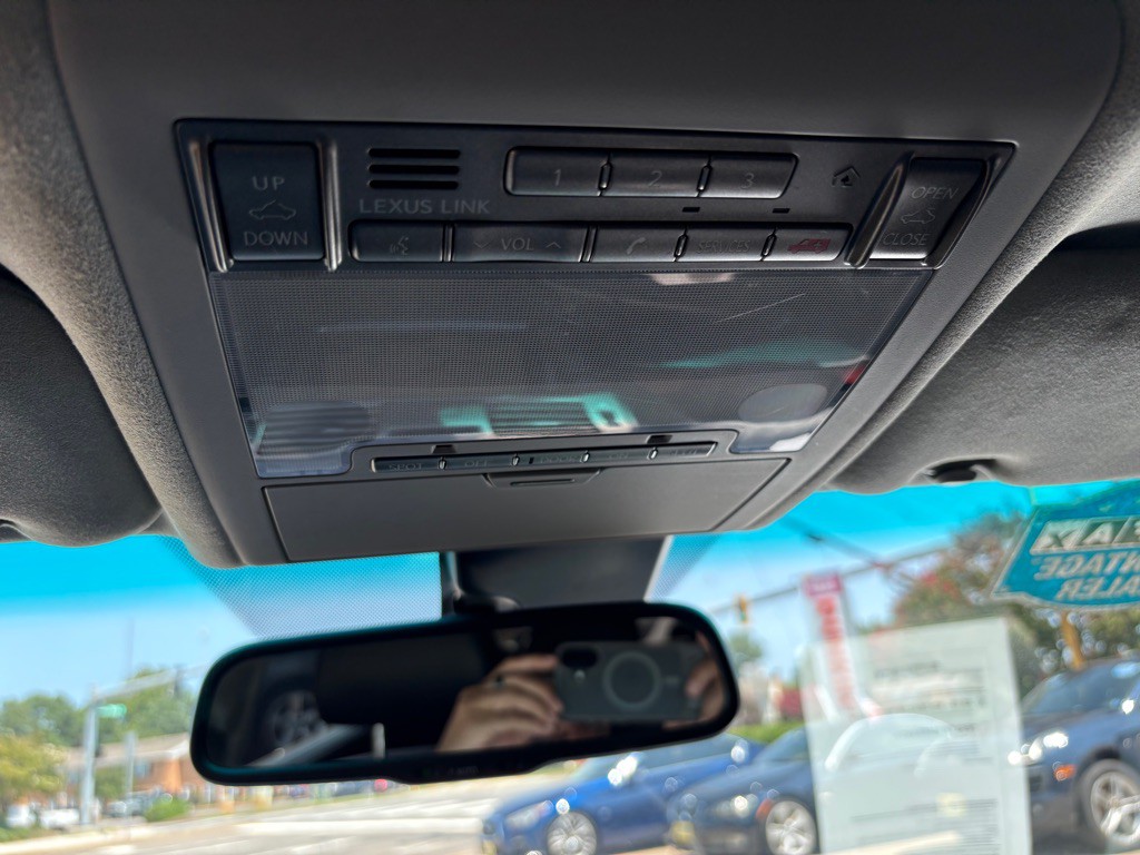 2009 Lexus LS Image 30