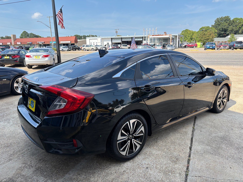 2017 Honda Civic Image 7
