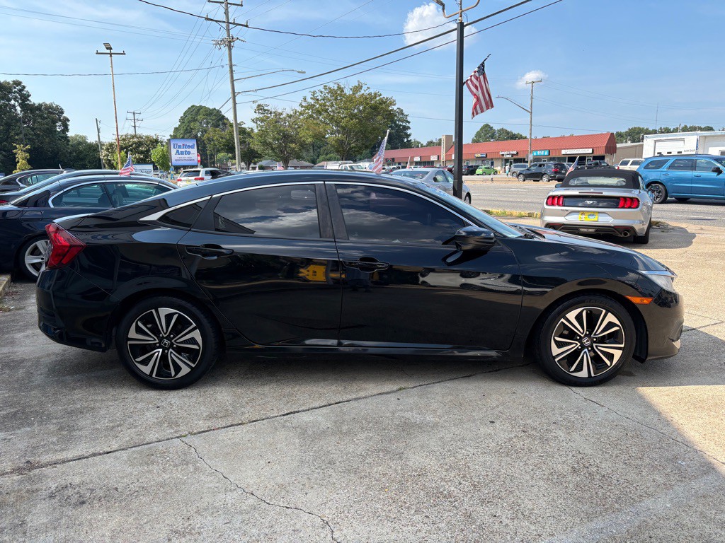 2017 Honda Civic Image 8