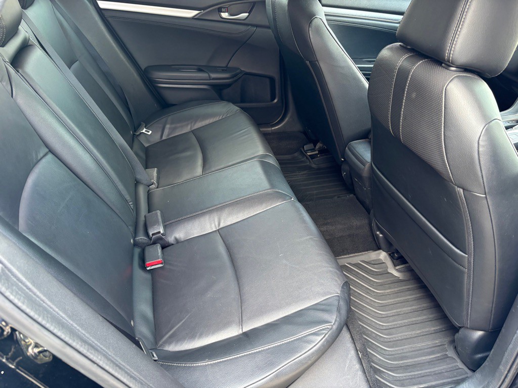 2017 Honda Civic Image 13