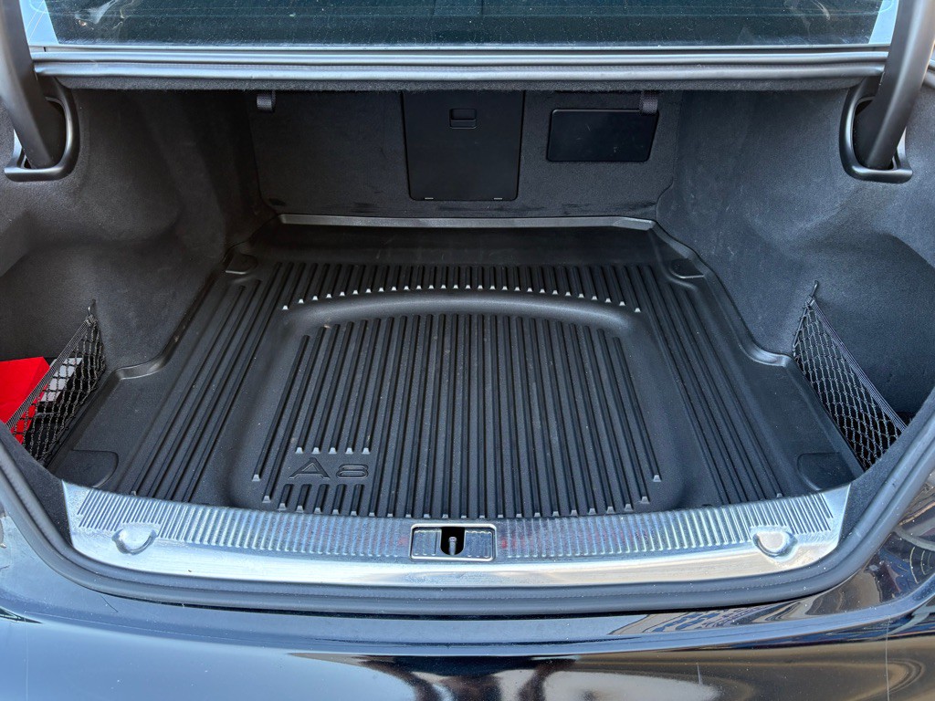 2017 Audi A8 Image 6