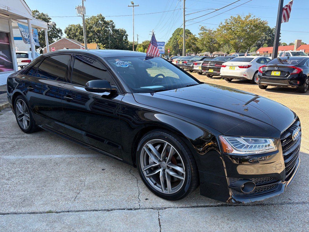 2017 Audi A8 Image 9