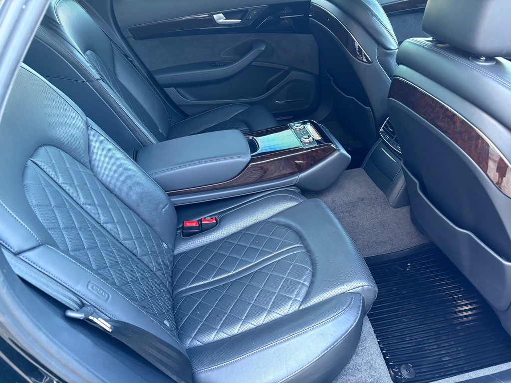 2017 Audi A8 Image 13