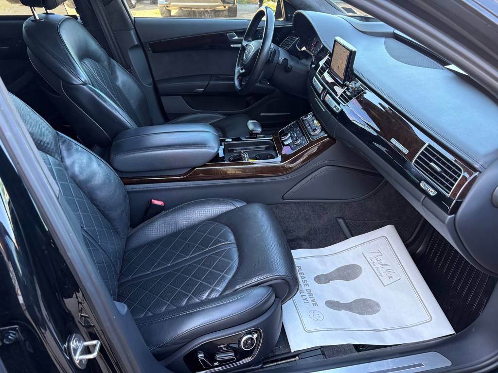 2017 Audi A8 Image 14
