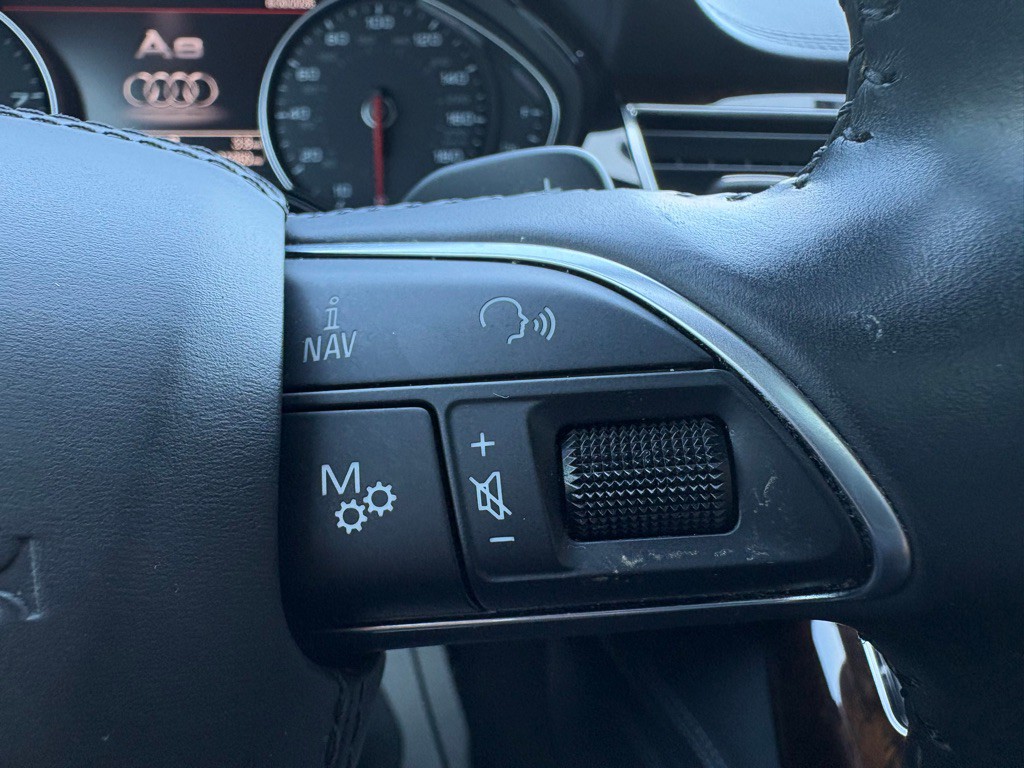 2017 Audi A8 Image 19