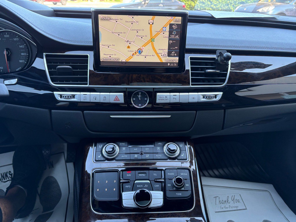 2017 Audi A8 Image 24