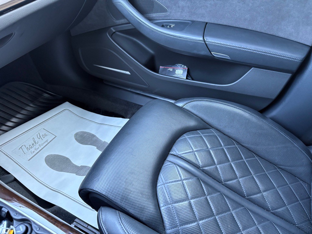 2017 Audi A8 Image 27