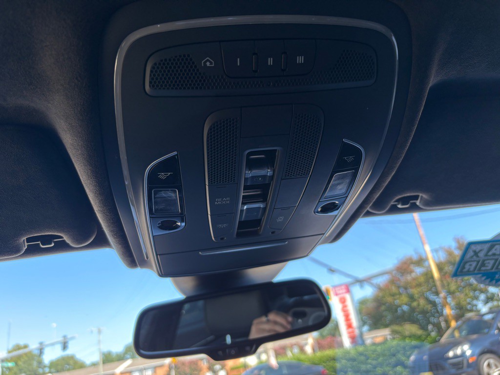 2017 Audi A8 Image 28