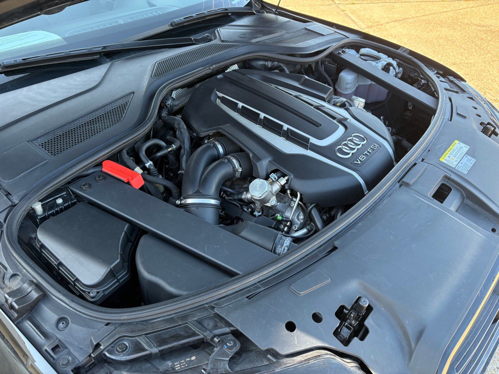 2017 Audi A8 Image 34