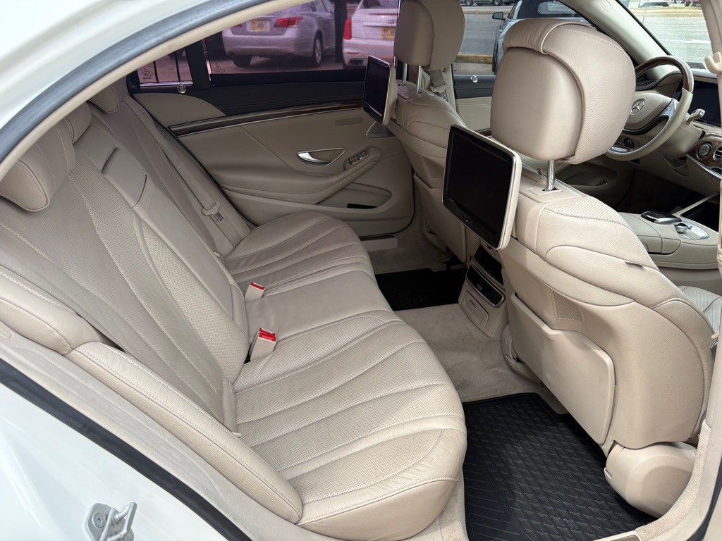 2015 Mercedes-Benz S-Class Image 15