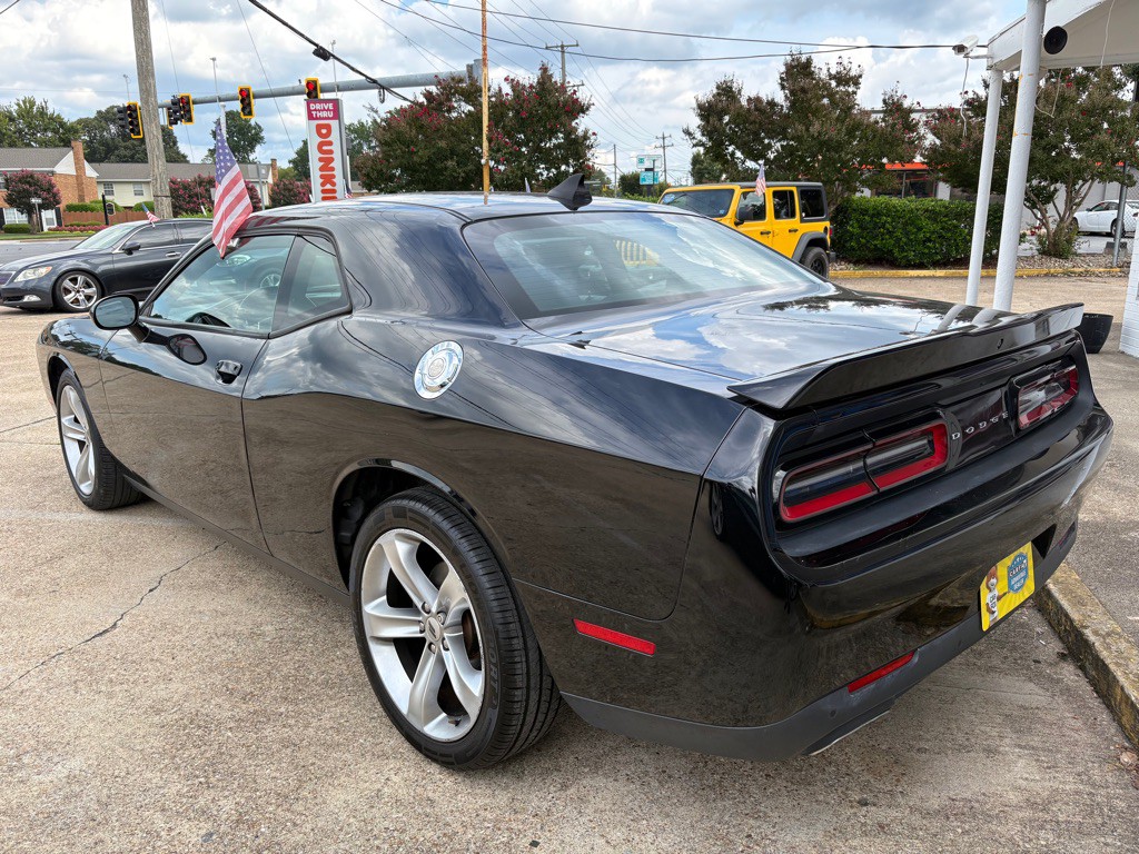 2018 Dodge Challenger Image 4