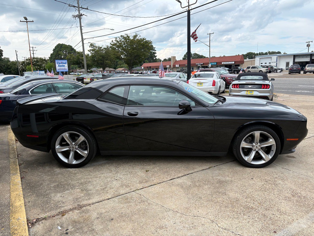 2018 Dodge Challenger Image 8