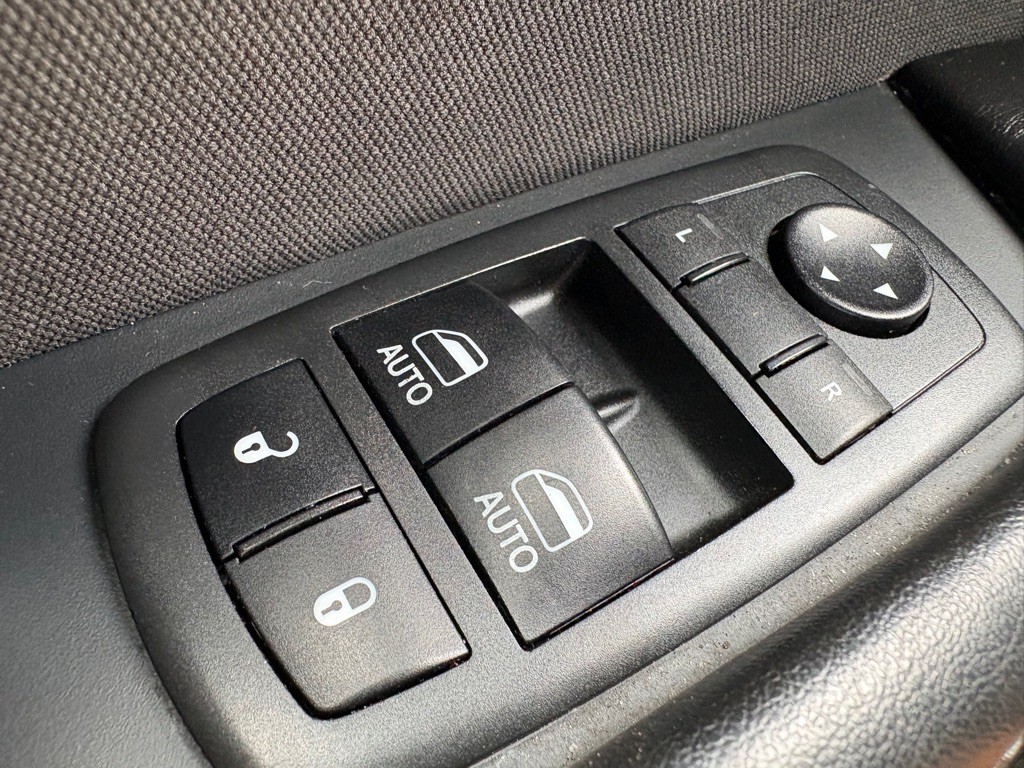 2018 Dodge Challenger Image 19