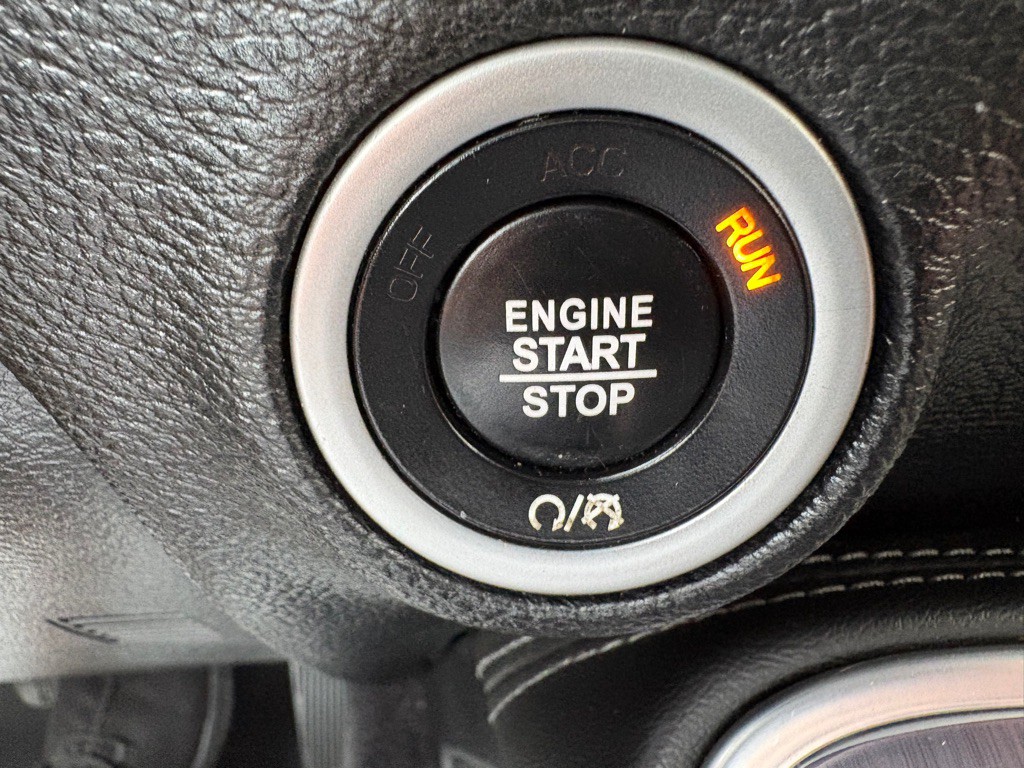 2018 Dodge Challenger Image 21