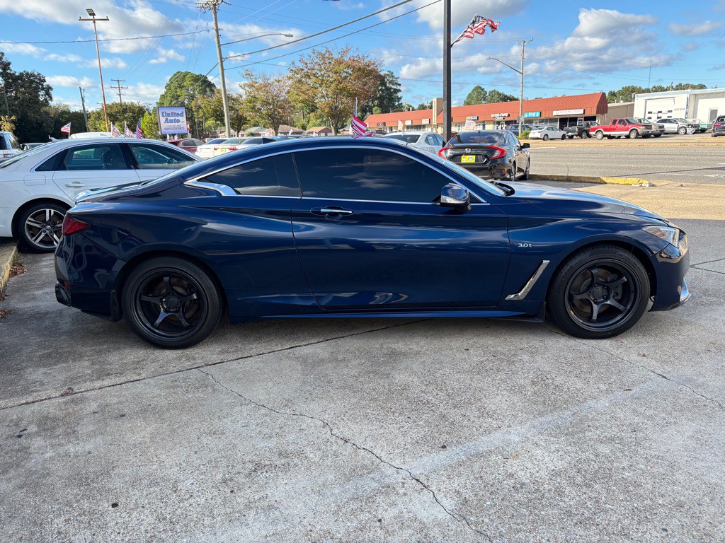 2018 INFINITI Q60 Image 8