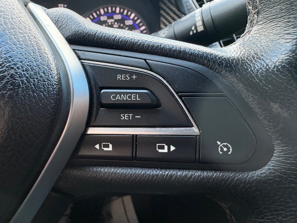 2018 INFINITI Q60 Image 17