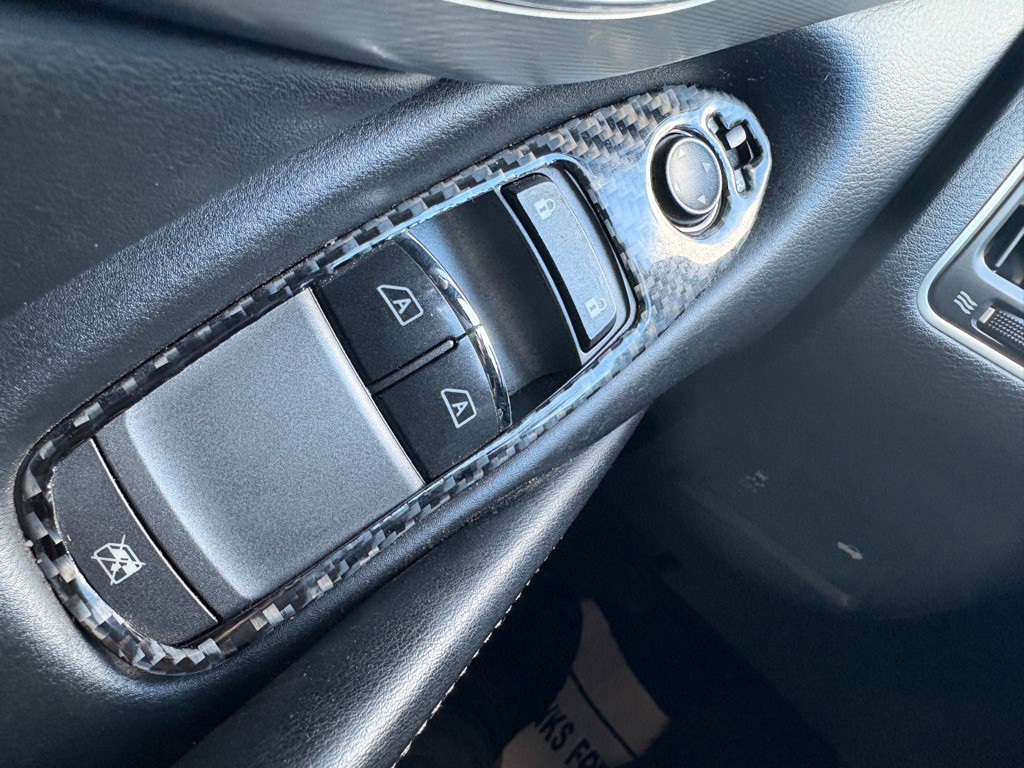 2018 INFINITI Q60 Image 19