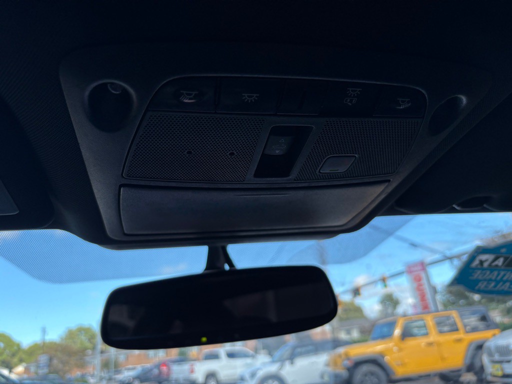 2018 INFINITI Q60 Image 27