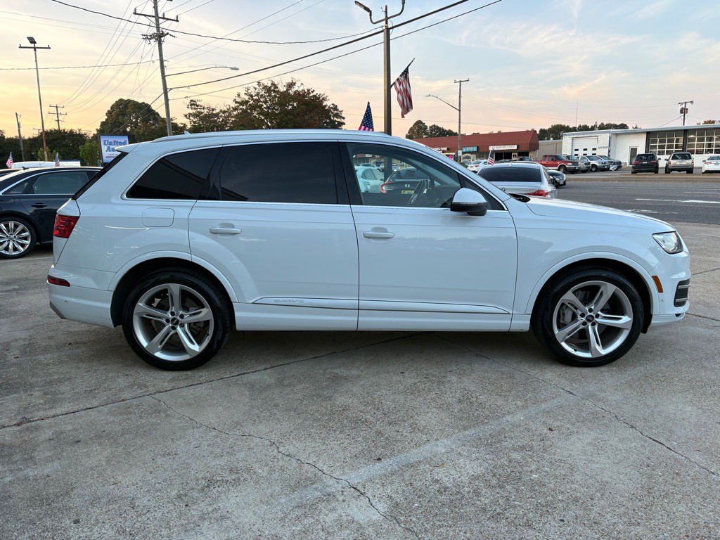2019 Audi Q7 Image 8