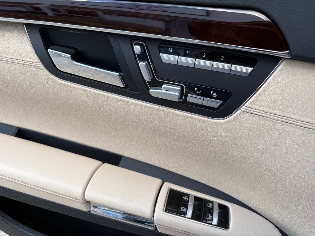 2012 Mercedes-Benz S-Class Image 12