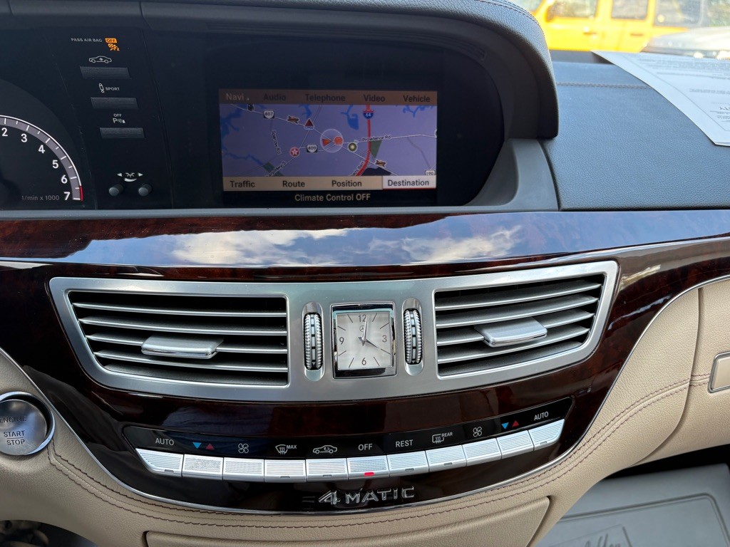 2012 Mercedes-Benz S-Class Image 25